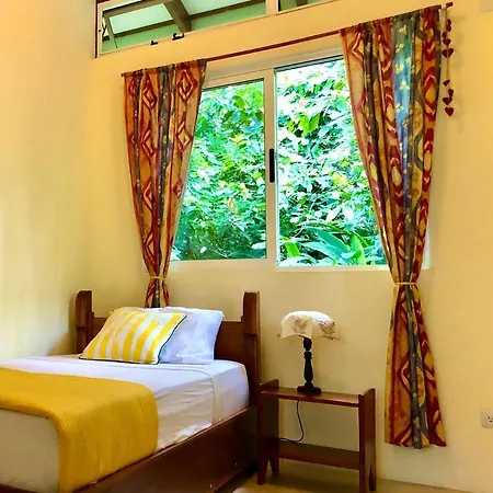 Peace Garden Spacious Bungalows- A Walk To The Beach Cocles Exterior photo
