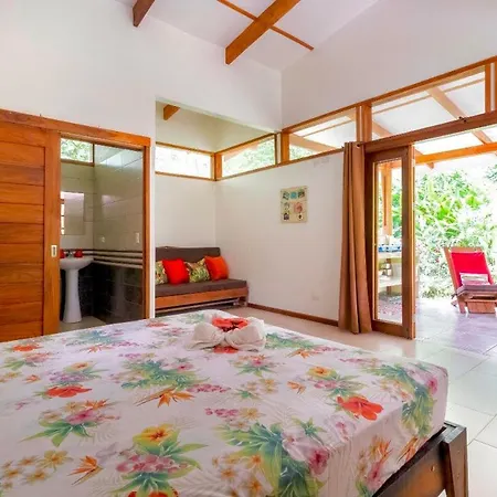Peace Garden Spacious Bungalows- A Walk To The Beach Cocles Exterior photo