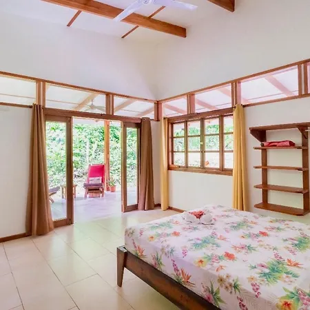 Peace Garden Spacious Bungalows- A Walk To The Beach Cocles Exterior photo