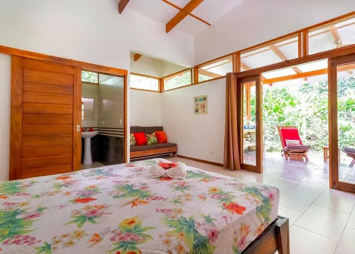 Peace Garden Spacious Bungalows- A Walk To The Beach